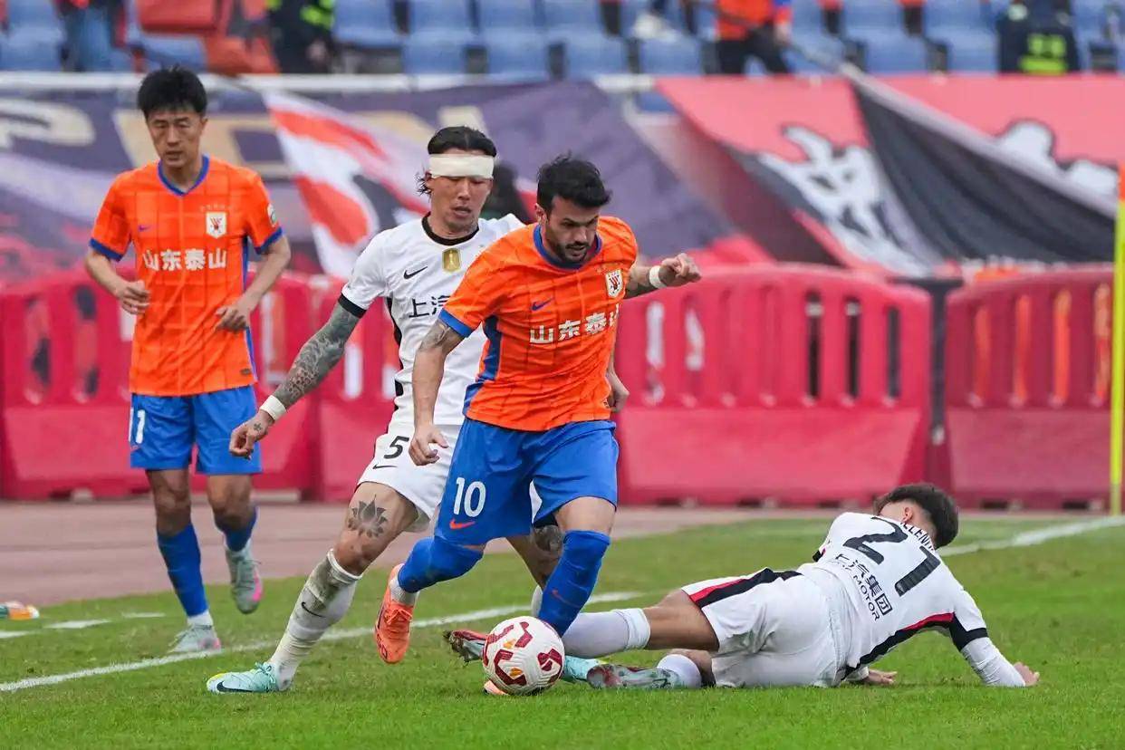 今晚突围战来临，多伦多猛龙围绕亚冠再遭质疑，悬念犹存，年轻球员得到机会(多伦多猛龙洛杉矶湖人)-问鼎娱乐平台