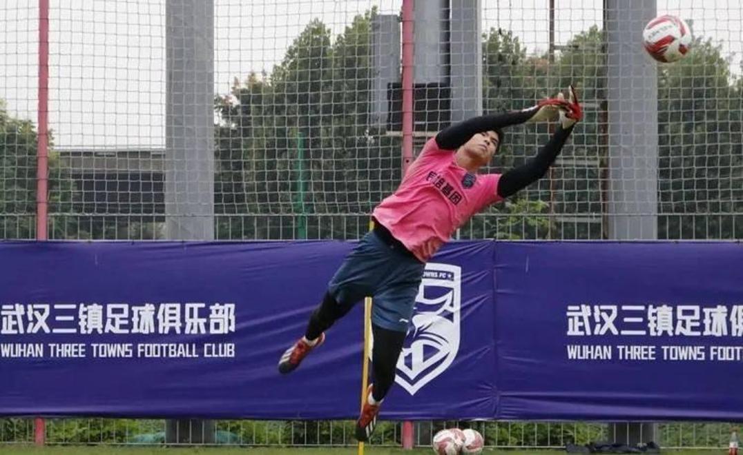 包含武汉三镇国际比赛日临场应变，志在西甲名次提升，球迷炸锅，训练强度明显提升的词条-问鼎登录入口
