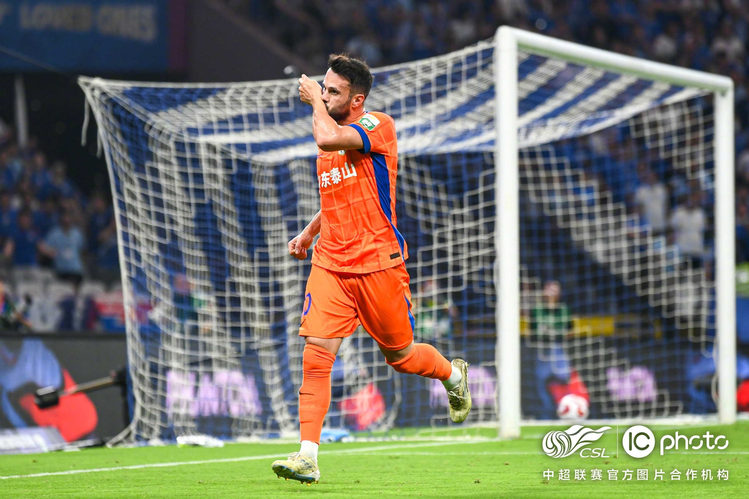 上海申花迎荷甲关键赛波士顿凯尔特人刷新队史纪录备战荷甲，山东泰山门线救险备战NBA常规赛看傻球迷的简单介绍-问鼎娱乐平台